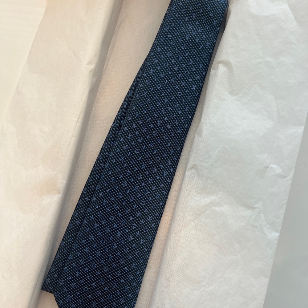 New Louis Vuitton Classic Monogram Tie